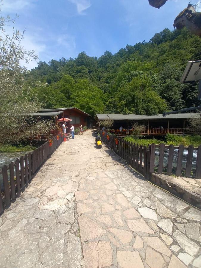 Villa Syri Kalter Sarandë エクステリア 写真
